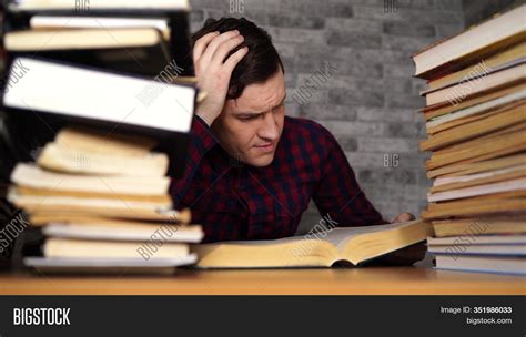 Books To Read When Bored Shelf .